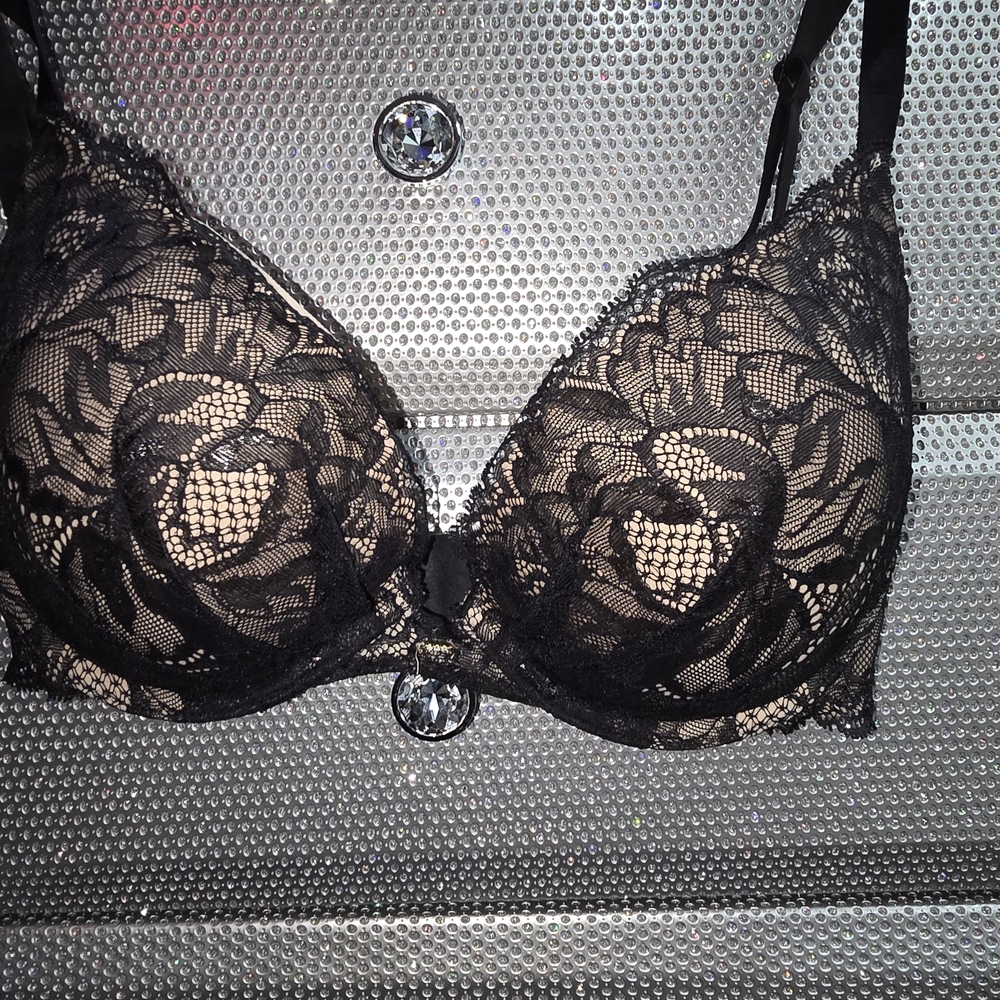 Victoria's Secret Vibrant Bra Collection - Pink, Black, Cream - Picture 3 of 6